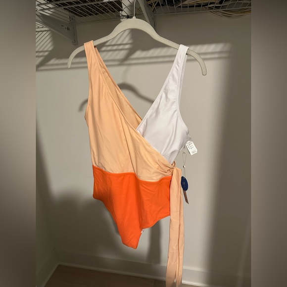 CUPSHE Women's One Piece Swimsuit Wrap Color Block Tie Side Bathing Suit (XL) - Picture 3 of 4